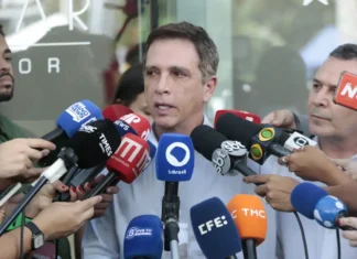 Bolsonaro deve ter alta nesta quinta e retornar à cela na PF