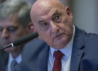 Zanin autoriza G. Dias a ficar em silêncio na CPMI do 8 de janeiro