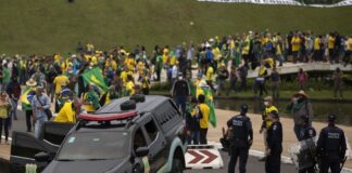 Moraes liberta mais 130 pessoas presas por atos golpistas de janeiro