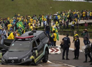 Moraes liberta mais 130 pessoas presas por atos golpistas de janeiro