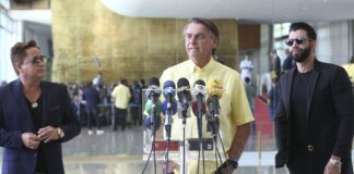 TSE concede direito de resposta à campanha de Bolsonaro