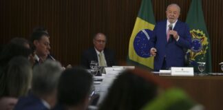 Lula defende crescimento com responsabilidade e seguridade social