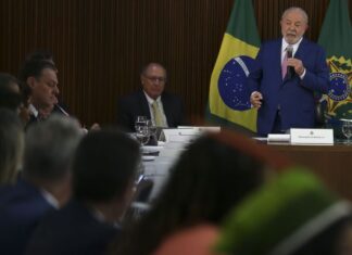Lula defende crescimento com responsabilidade e seguridade social