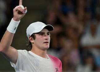 Aos 18 anos, João Fonseca entra no top 100 do ranking mundial de tênis