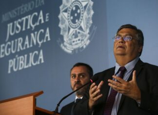 Dino diz que PF fará novas prisões de participantes de atos golpistas