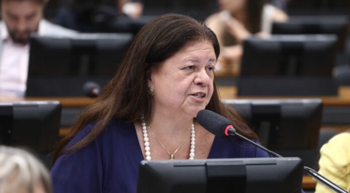 Lei amplia licença-maternidade após internações prolongadas Lei amplia licença-maternidade após internações prolongadas