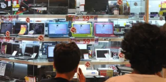 Vendas do comércio ficam estáveis em março, revela pesquisa do IBGE