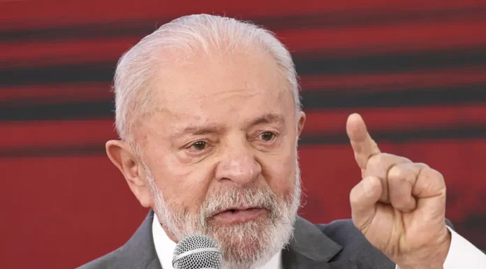 Datafolha mostra Lula à frente de Flávio no segundo turno