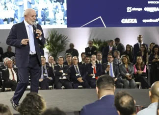Lula diz que não faltará crédito para construção civil