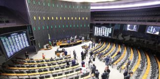 Lula veta trecho de lei que proíbe bloqueio de emendas impositivas Lula veta trecho de lei que proíbe bloqueio de emendas impositivas