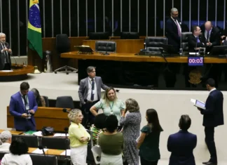 Câmara criminaliza cenas de nudez criadas por inteligência artificial