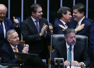 Câmara aprova reforma tributária em segundo turno