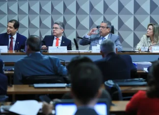 CPI das Bets convoca Gusttavo Lima e convida Felipe Neto para deporem