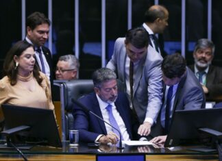 Câmara conclui votação do projeto que altera regras eleitorais