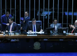 Senado aprova taxação de 15% sobre lucro de multinacionais