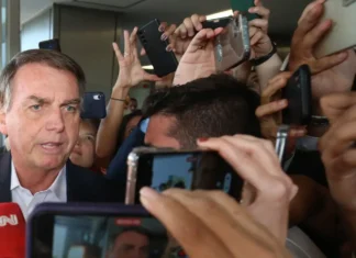 Moraes nega pedido de Bolsonaro para adiar depoimento à PF