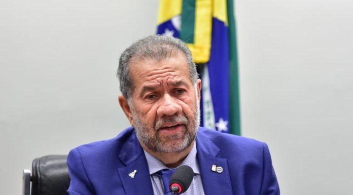 Lupi lista ações antifraude no INSS e deputados cobram devolução imediata de descontos de aposentados Lupi lista ações antifraude no INSS e deputados cobram devolução imediata de descontos de aposentados