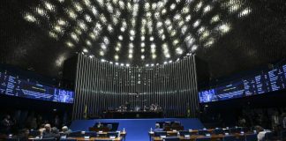 Maioria dos deputados em exercício busca a reeleição, mas cresce o número de quem concorre a outros cargos Maioria dos deputados em exercício busca a reeleição, mas cresce o número de quem concorre a outros cargos