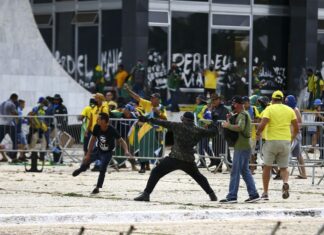 Movimentos sociais e USP farão ato em defesa da democracia nesta 2ª