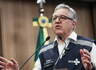 Saúde lista principais sinais e sintomas de intoxicação por metanol