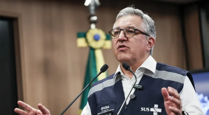 Saúde lista principais sinais e sintomas de intoxicação por metanol