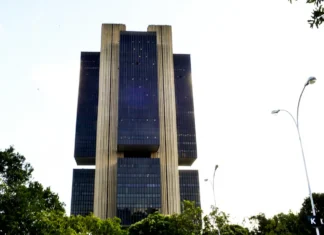 Banco Central passa a bloquear chaves Pix usadas em golpes e fraudes
