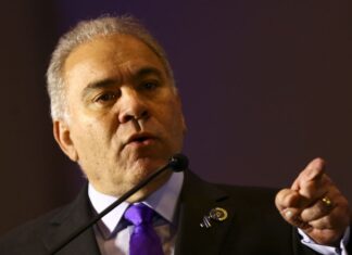 Ministro diz que contratos atuais já preveem vacinas atualizadas