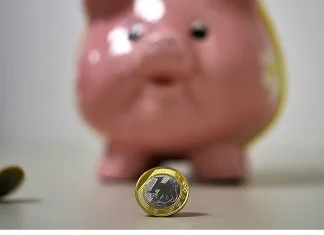 Saques da poupança em fevereiro superam depósitos em R$ 8 bilhões