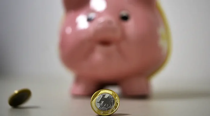 Saques da poupança em fevereiro superam depósitos em R$ 8 bilhões