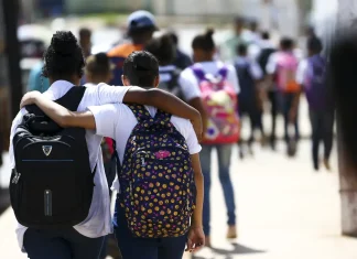 Brasil discute estratégias para melhorar educação para a adolescência