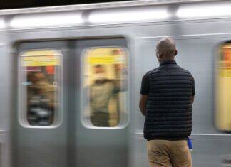 SPTrans disponibiliza duas linhas especiais para desfiles no Anhembi
