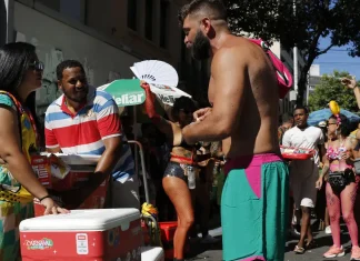 Ambulantes terão “creche” para deixar os filhos no carnaval do Rio