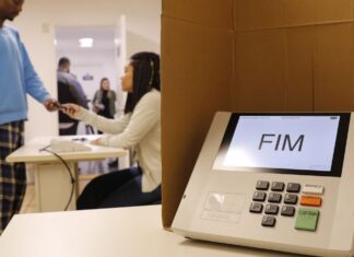 Eleitor pode votar hoje mesmo que não tenha comparecido no 1º turno