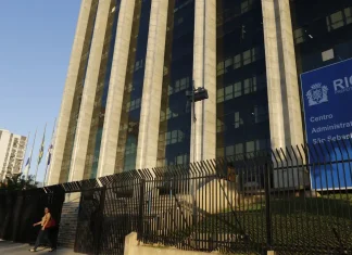 Saiba a atribuição do prefeito e como fiscalizar o seu representante