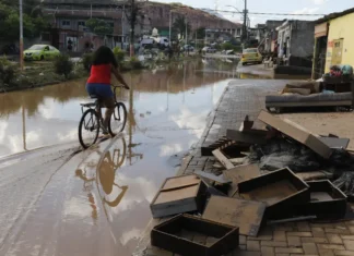 Entenda a relação de racismo ambiental e enchentes no Rio de Janeiro