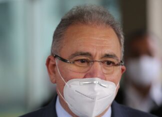 Autotestes não serão distribuídos pelo SUS, diz ministro