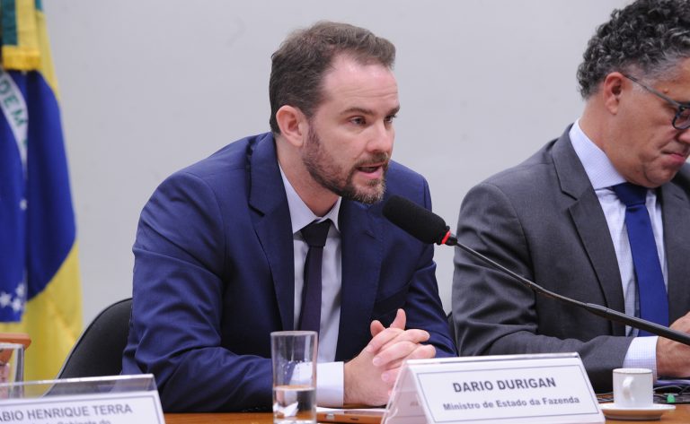 Audiência Pública - Aspectos econômicos sobre a redução da jornada de trabalho. Ministro da Fazenda, Dario Durigan