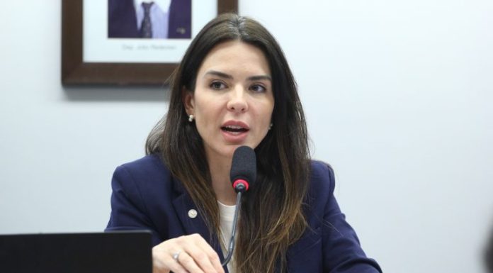 Ministro defende teto de R$ 140 mil para MEI; empresários cobram reajuste do Simples Nacional Ministro defende teto de R$ 140 mil para MEI; empresários cobram reajuste do Simples Nacional