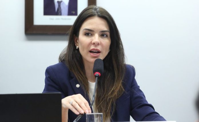 Ministro defende teto de R$ 140 mil para MEI; empresários cobram reajuste do Simples Nacional Ministro defende teto de R$ 140 mil para MEI; empresários cobram reajuste do Simples Nacional
