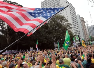 Bandeira dos EUA é “novo símbolo da direita brasileira”, diz NYT
