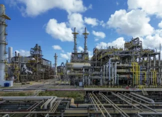 Faturamento da indústria subiu 5% em 2025, mostra CNI