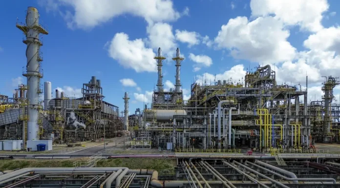 Faturamento da indústria subiu 5% em 2025, mostra CNI