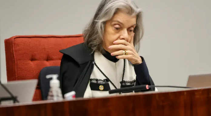 Voto de Cármen Lúcia pode formar maioria para condenar Bolsonaro