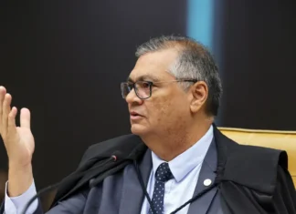 Dino suspende repasses de “emendas Pix” a nove municípios