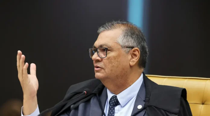 Dino suspende repasses de “emendas Pix” a nove municípios