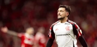 Flamengo volta a derrotar Internacional e avança na Libertadores
