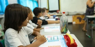 País precisa dar prioridade política à alfabetização, diz especialista