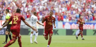 Bahia derrota Santos e ganha força na luta por vaga na Libertadores