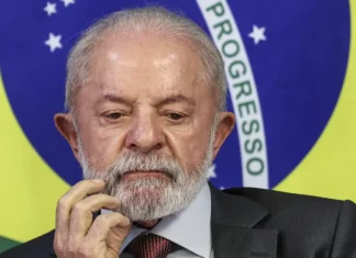 Lula critica atuação de Eduardo Bolsonaro nos EUA e defende cassação