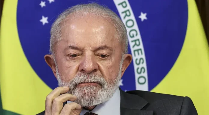 Lula critica atuação de Eduardo Bolsonaro nos EUA e defende cassação